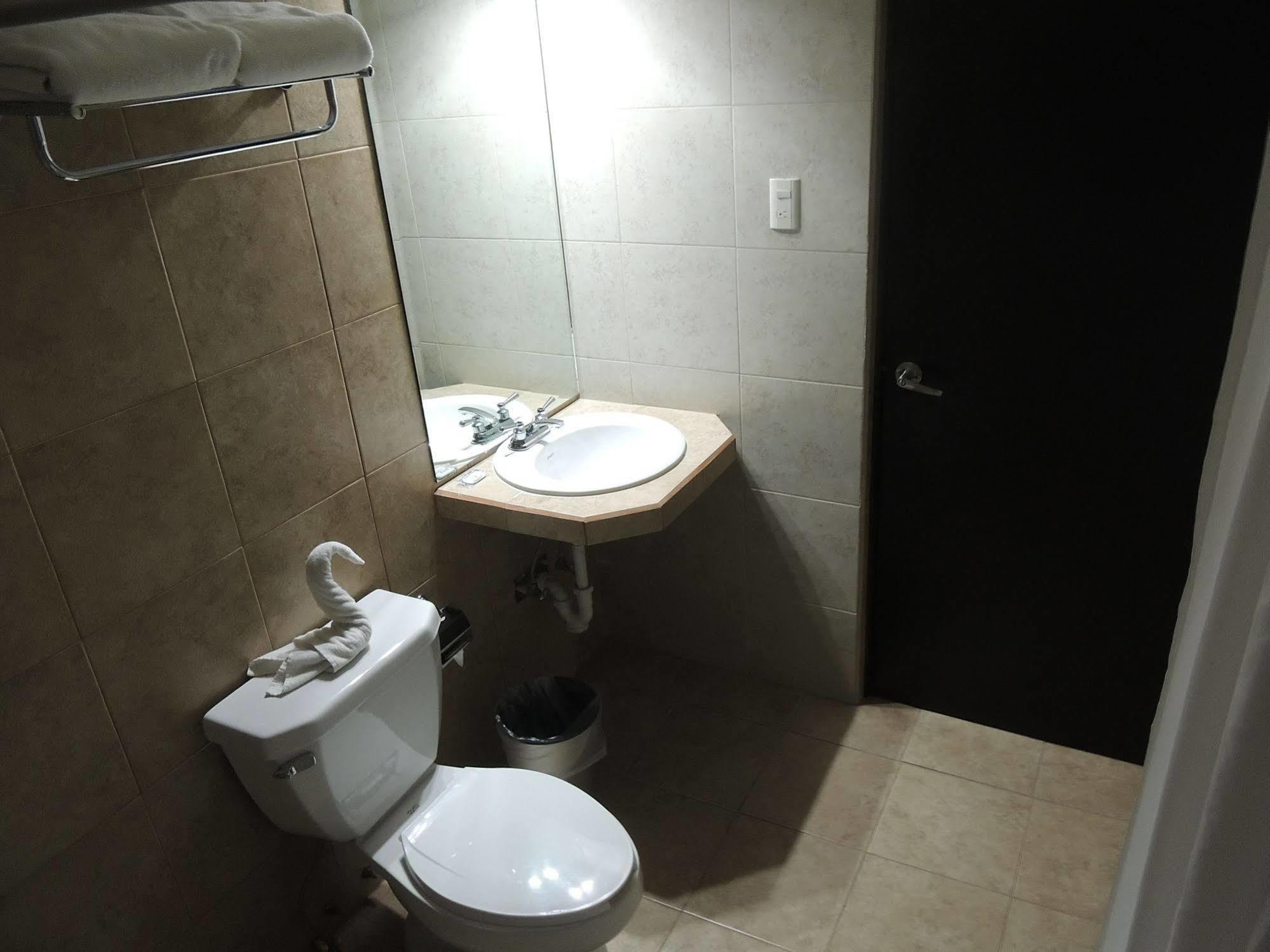 Hotel Metropolitano Тампико Екстериор снимка
